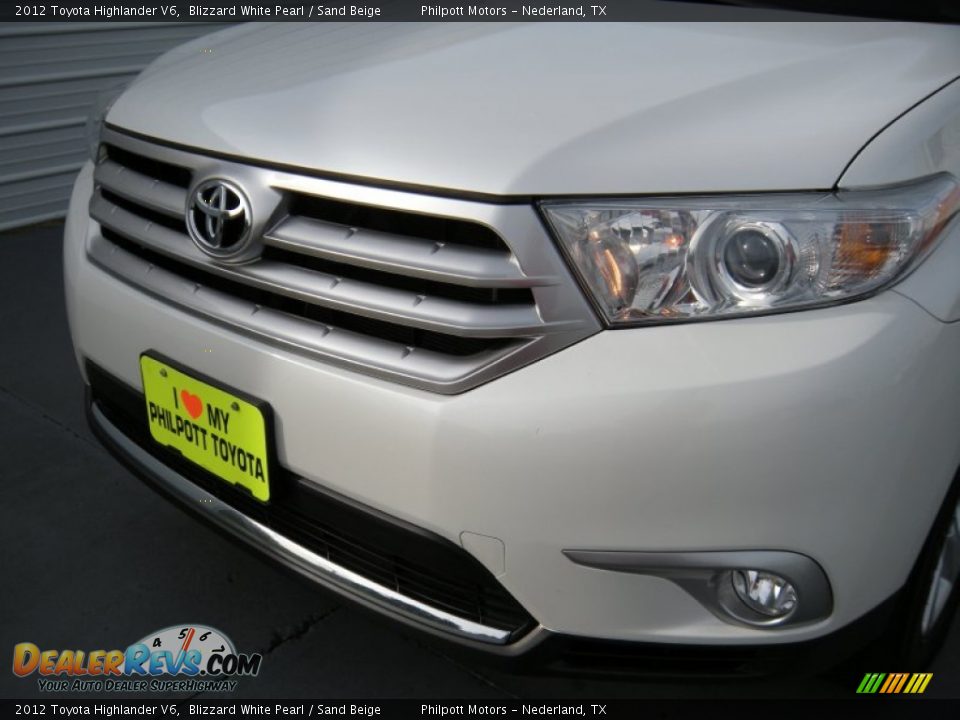 2012 Toyota Highlander V6 Blizzard White Pearl / Sand Beige Photo #10