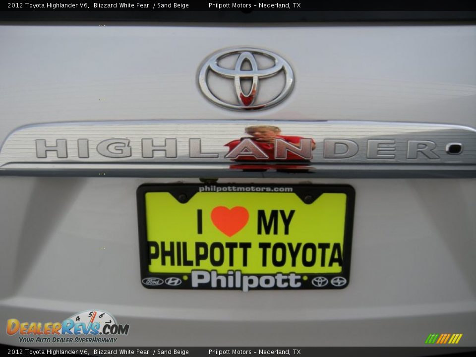 2012 Toyota Highlander V6 Blizzard White Pearl / Sand Beige Photo #18