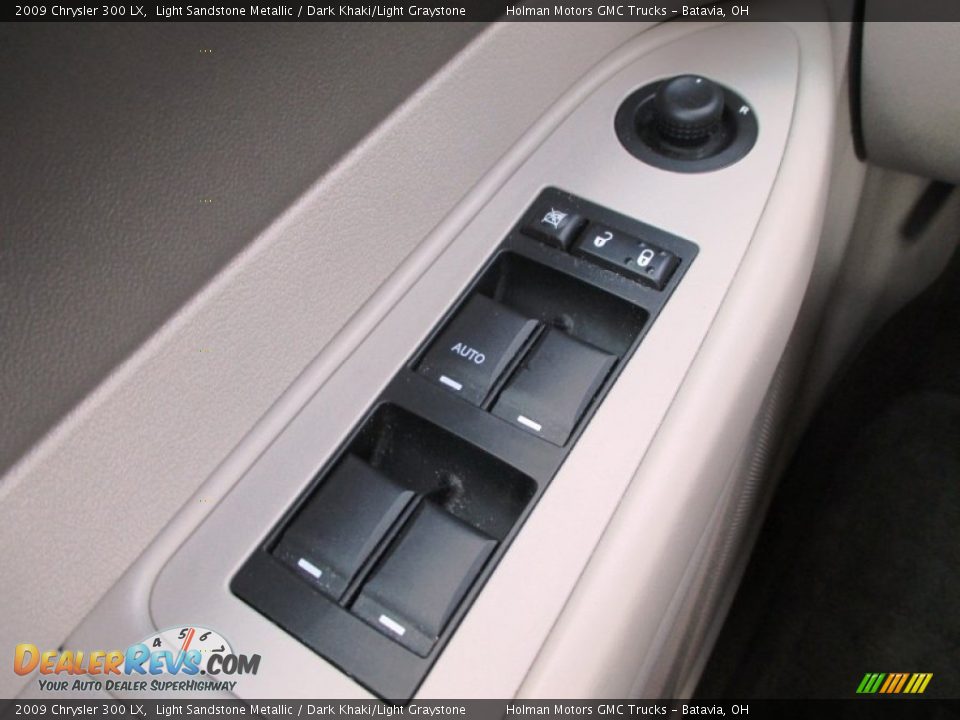 2009 Chrysler 300 LX Light Sandstone Metallic / Dark Khaki/Light Graystone Photo #13