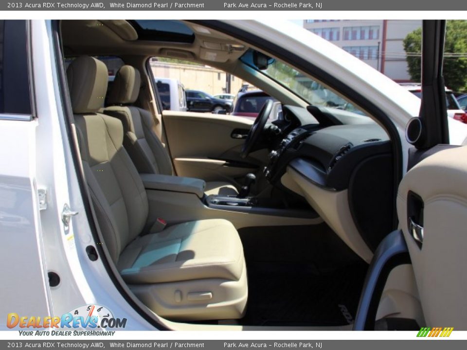 2013 Acura RDX Technology AWD White Diamond Pearl / Parchment Photo #28