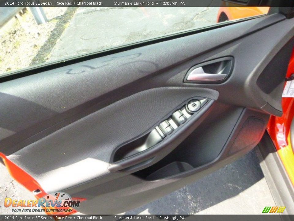 2014 Ford Focus SE Sedan Race Red / Charcoal Black Photo #11