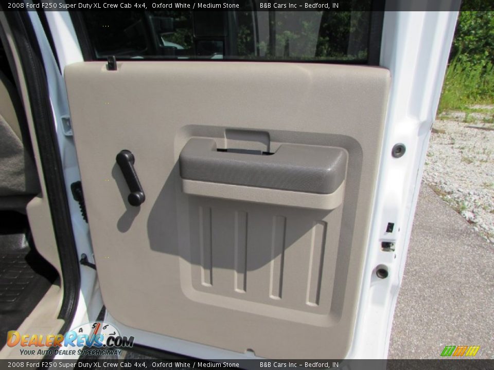 2008 Ford F250 Super Duty XL Crew Cab 4x4 Oxford White / Medium Stone Photo #16