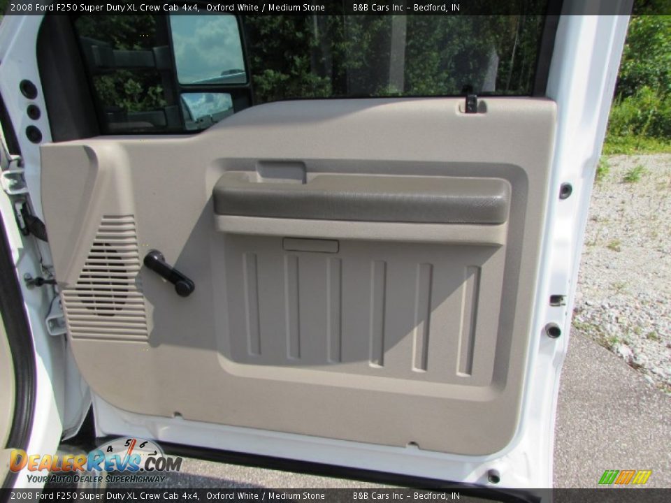 2008 Ford F250 Super Duty XL Crew Cab 4x4 Oxford White / Medium Stone Photo #19