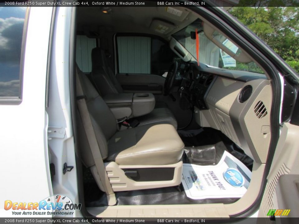 2008 Ford F250 Super Duty XL Crew Cab 4x4 Oxford White / Medium Stone Photo #20