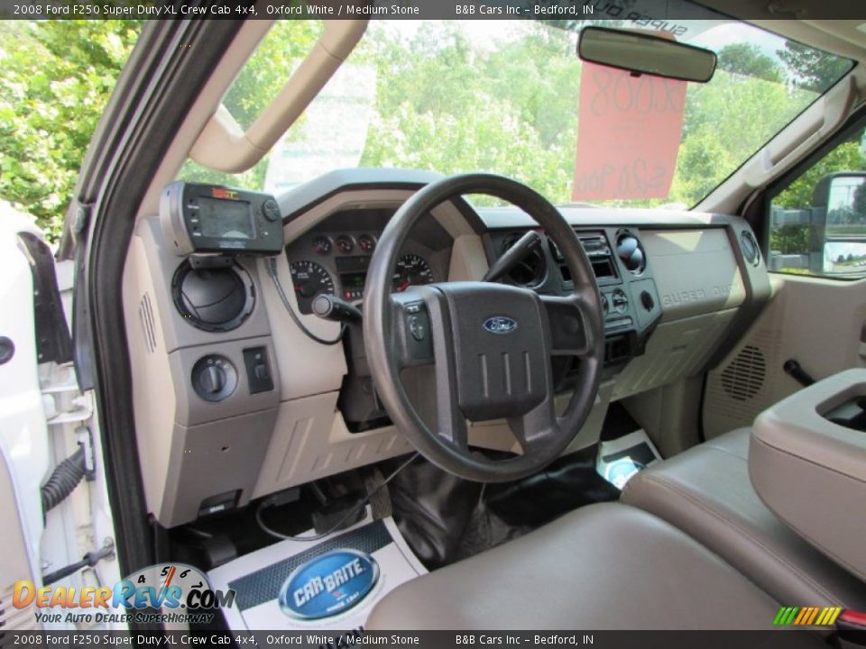 2008 Ford F250 Super Duty XL Crew Cab 4x4 Oxford White / Medium Stone Photo #28