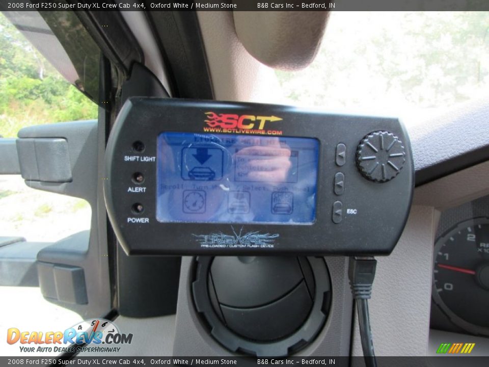 2008 Ford F250 Super Duty XL Crew Cab 4x4 Oxford White / Medium Stone Photo #29