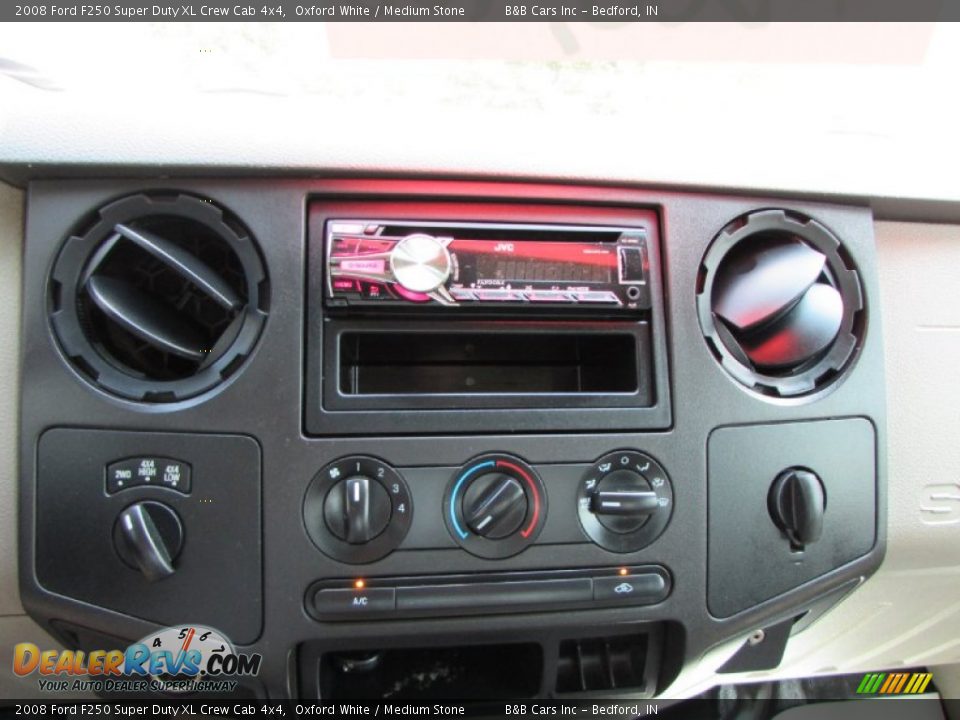 2008 Ford F250 Super Duty XL Crew Cab 4x4 Oxford White / Medium Stone Photo #30