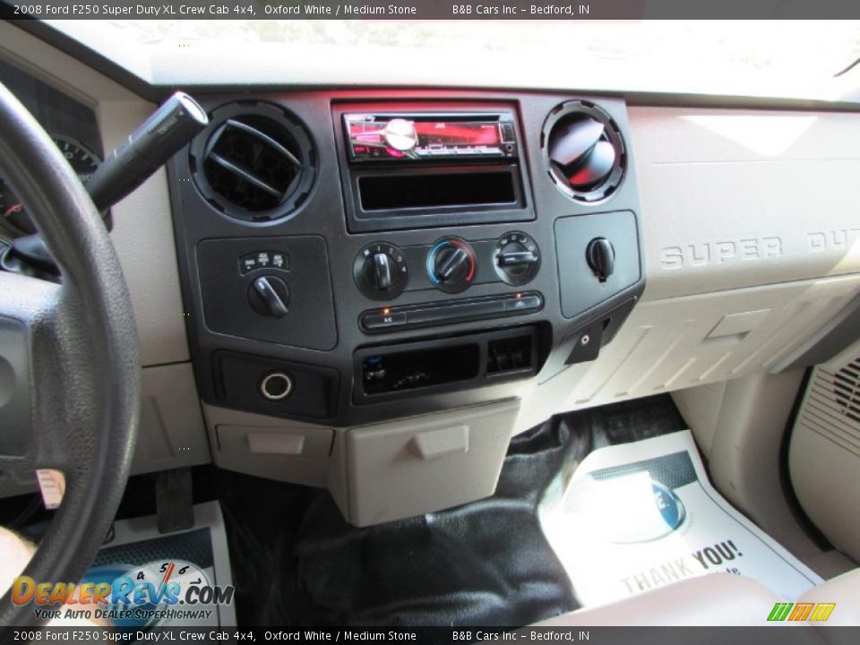 2008 Ford F250 Super Duty XL Crew Cab 4x4 Oxford White / Medium Stone Photo #32