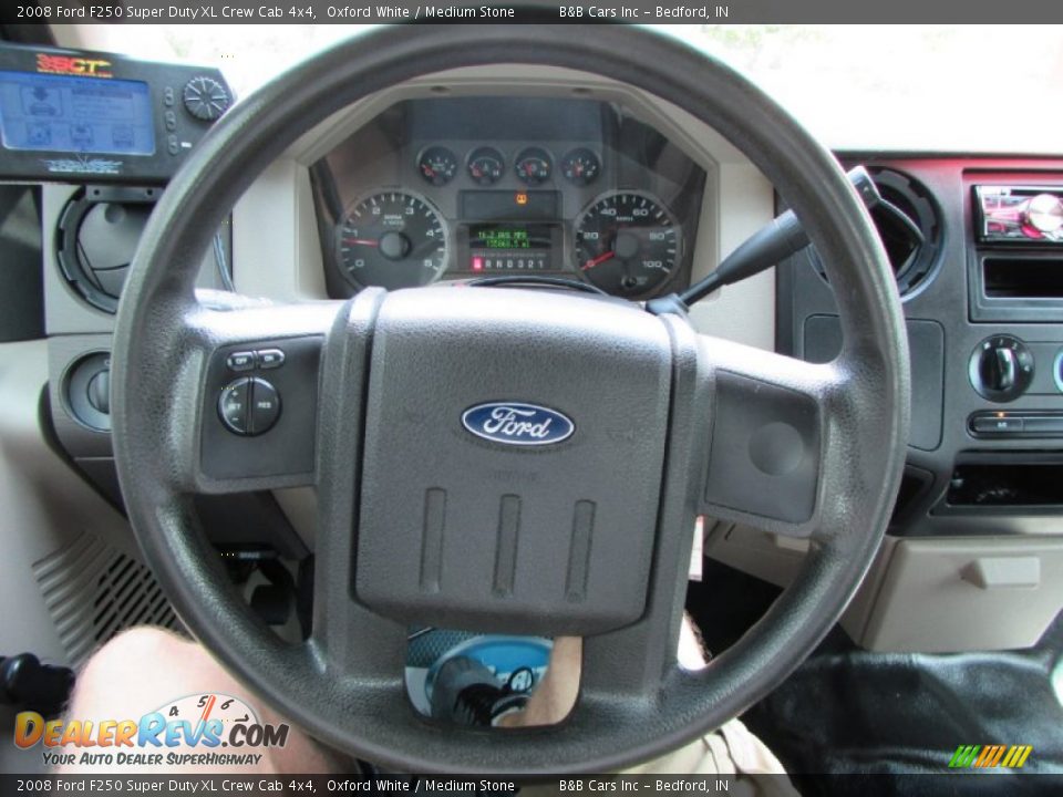 2008 Ford F250 Super Duty XL Crew Cab 4x4 Oxford White / Medium Stone Photo #34