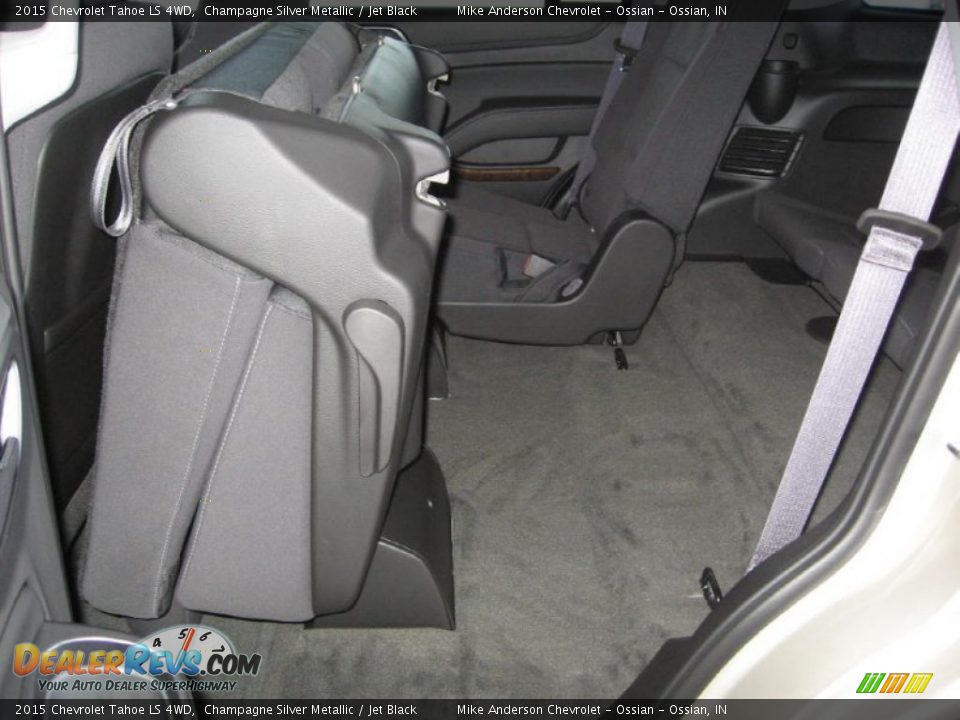 2015 Chevrolet Tahoe LS 4WD Champagne Silver Metallic / Jet Black Photo #16