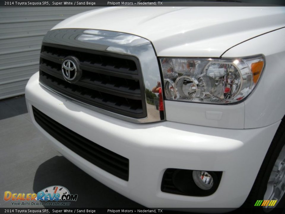 2014 Toyota Sequoia SR5 Super White / Sand Beige Photo #10