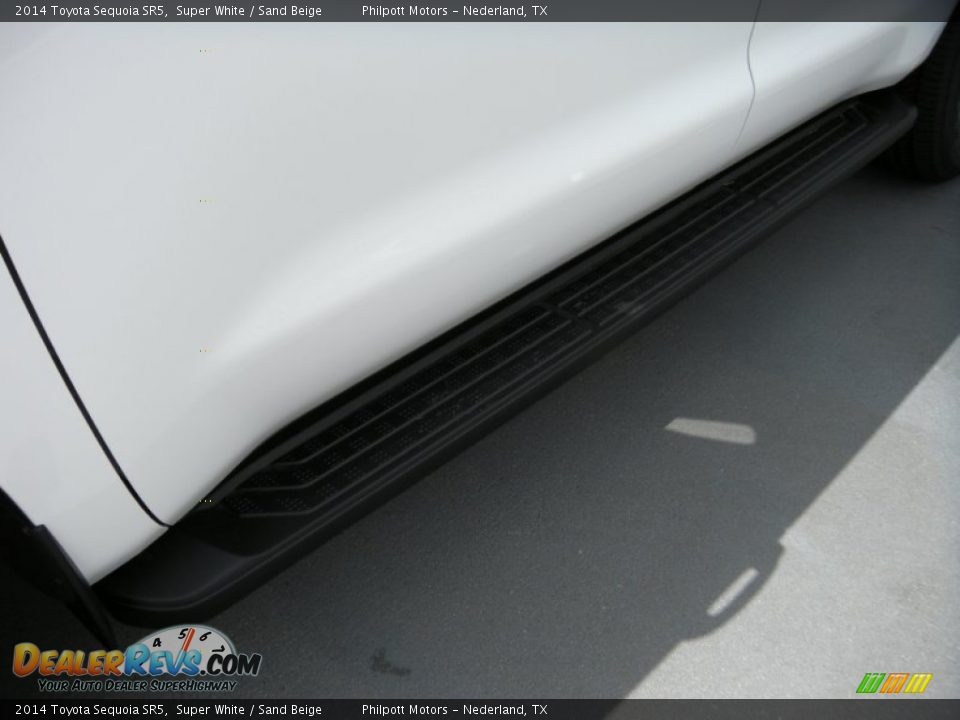2014 Toyota Sequoia SR5 Super White / Sand Beige Photo #12