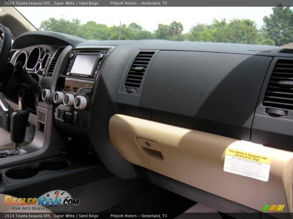 2014 Toyota Sequoia SR5 Super White / Sand Beige Photo #19