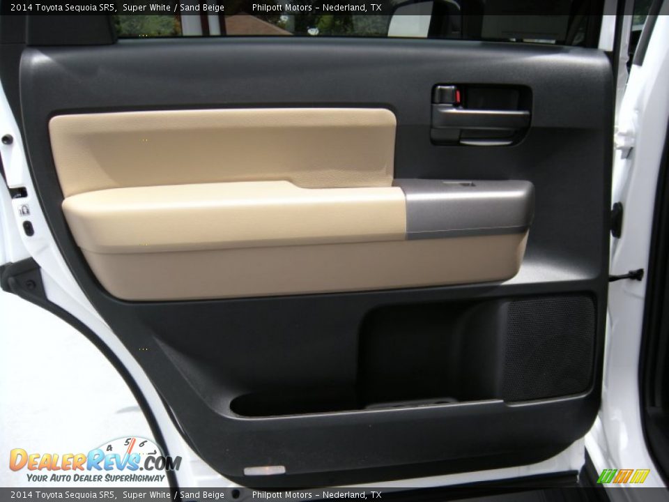 2014 Toyota Sequoia SR5 Super White / Sand Beige Photo #23