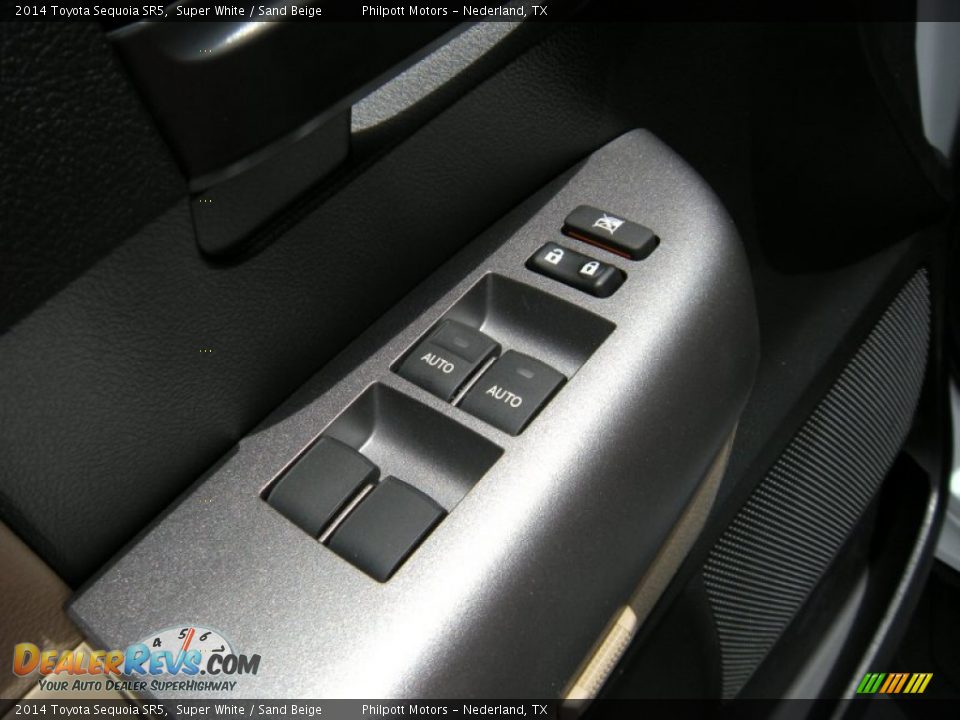 2014 Toyota Sequoia SR5 Super White / Sand Beige Photo #28