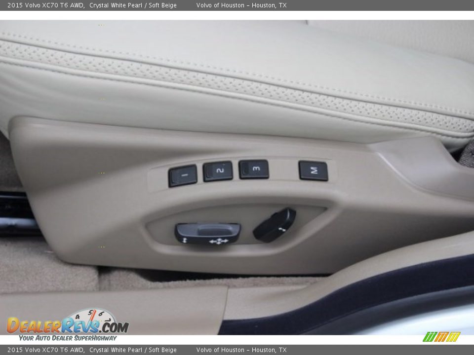 Controls of 2015 Volvo XC70 T6 AWD Photo #11