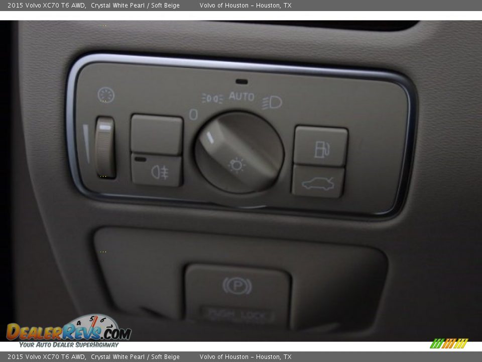 Controls of 2015 Volvo XC70 T6 AWD Photo #20