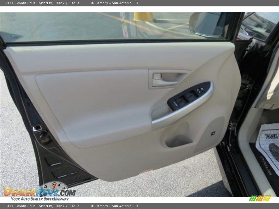 2011 Toyota Prius Hybrid IV Black / Bisque Photo #10