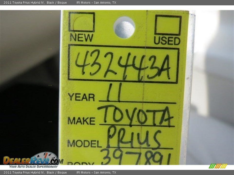 2011 Toyota Prius Hybrid IV Black / Bisque Photo #18