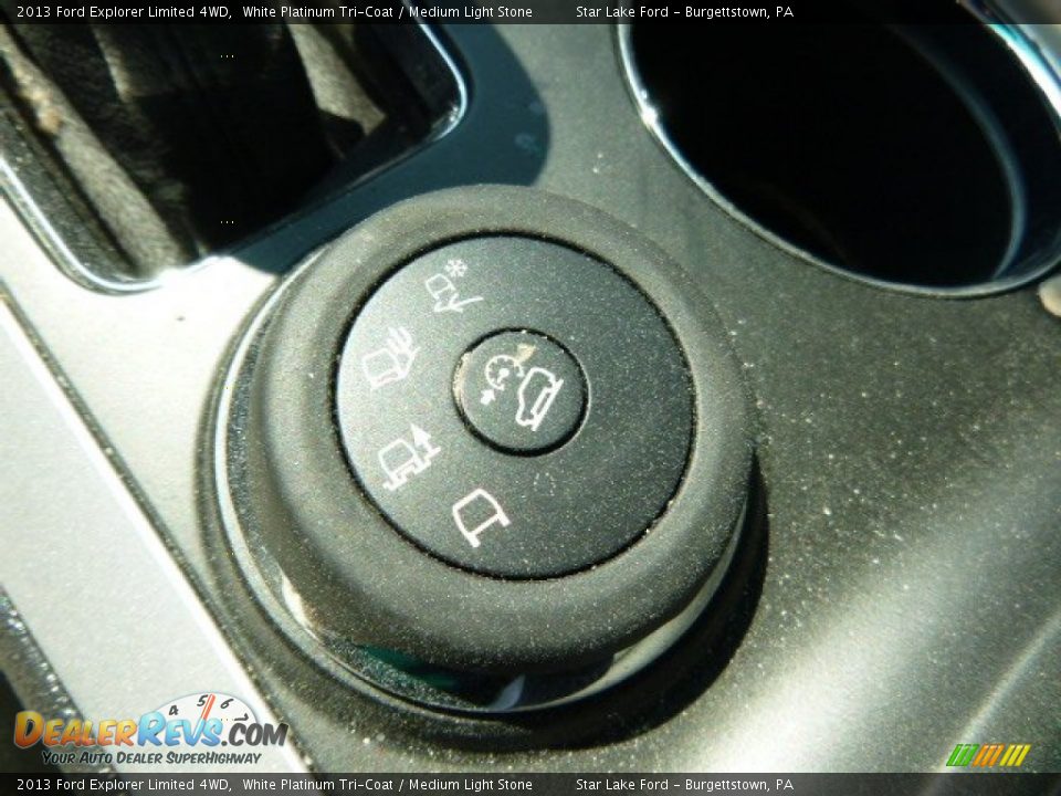 2013 Ford Explorer Limited 4WD White Platinum Tri-Coat / Medium Light Stone Photo #17