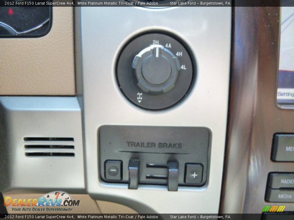 2012 Ford F150 Lariat SuperCrew 4x4 White Platinum Metallic Tri-Coat / Pale Adobe Photo #16