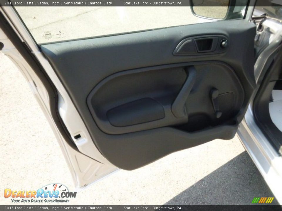 2015 Ford Fiesta S Sedan Ingot Silver Metallic / Charcoal Black Photo #10