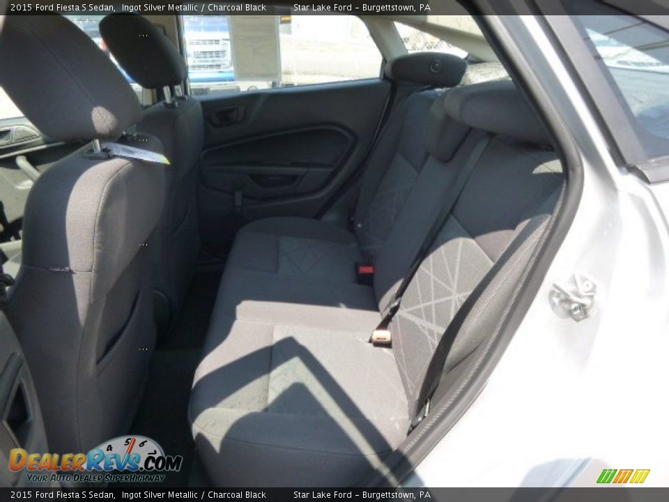2015 Ford Fiesta S Sedan Ingot Silver Metallic / Charcoal Black Photo #11