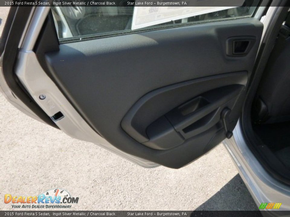 2015 Ford Fiesta S Sedan Ingot Silver Metallic / Charcoal Black Photo #12