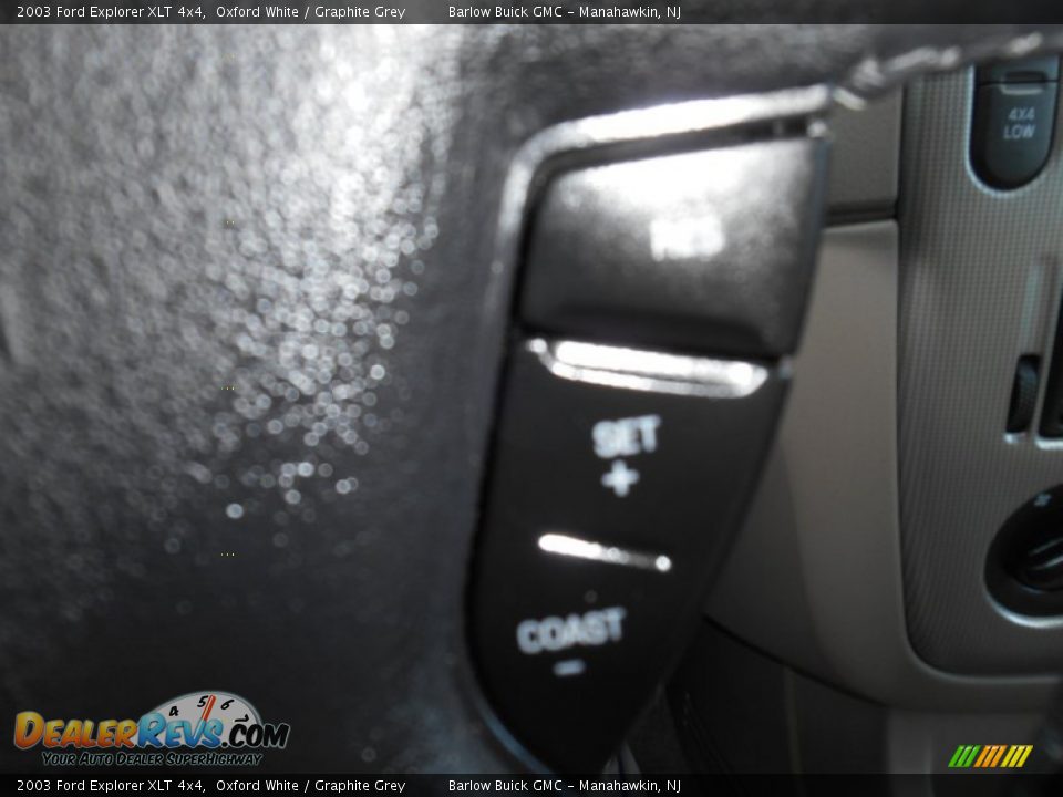 2003 Ford Explorer XLT 4x4 Oxford White / Graphite Grey Photo #32