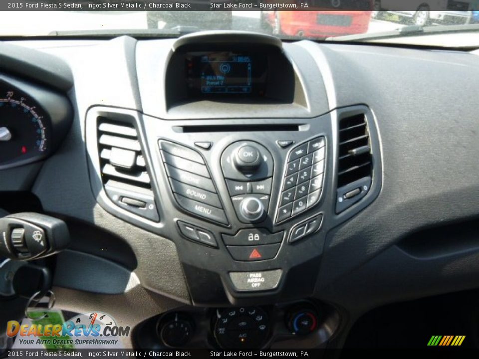 2015 Ford Fiesta S Sedan Ingot Silver Metallic / Charcoal Black Photo #16