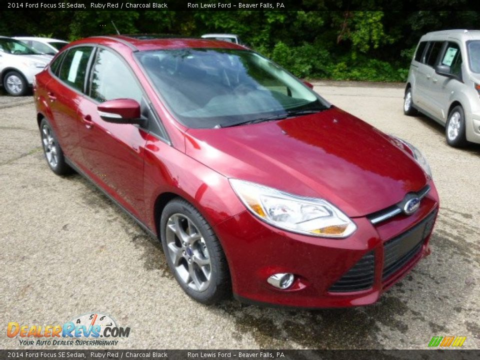 2014 Ford Focus SE Sedan Ruby Red / Charcoal Black Photo #2