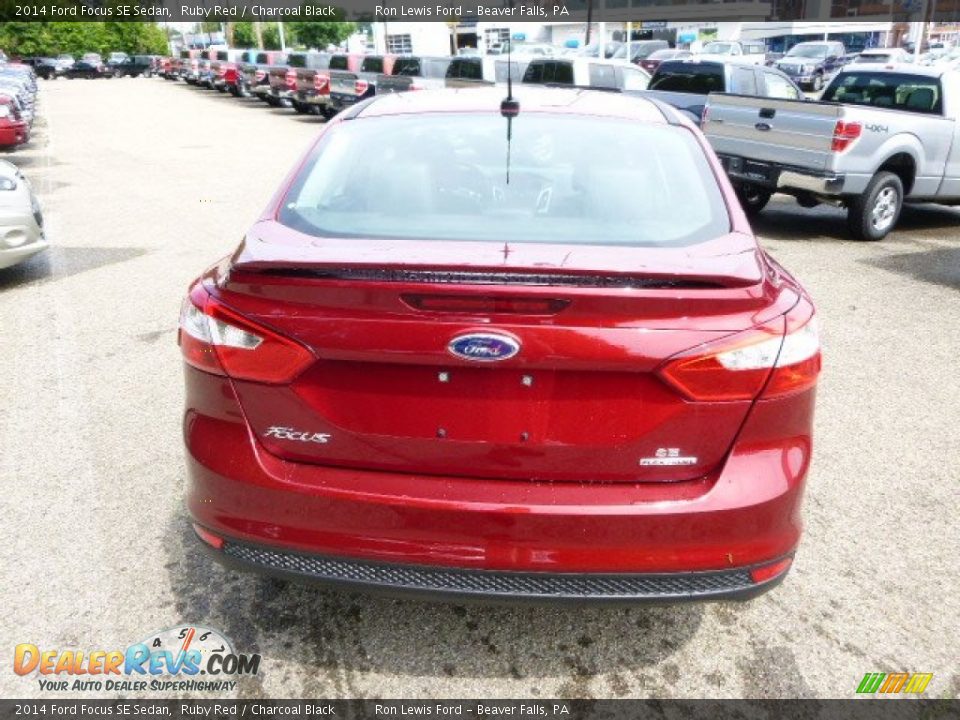 2014 Ford Focus SE Sedan Ruby Red / Charcoal Black Photo #7