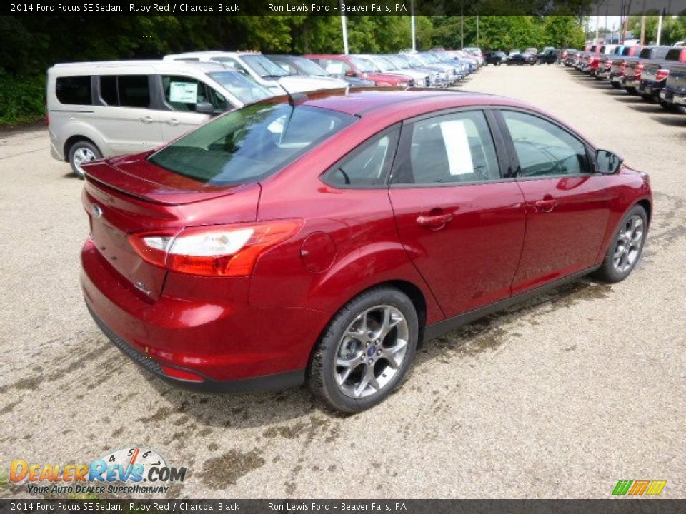 2014 Ford Focus SE Sedan Ruby Red / Charcoal Black Photo #8