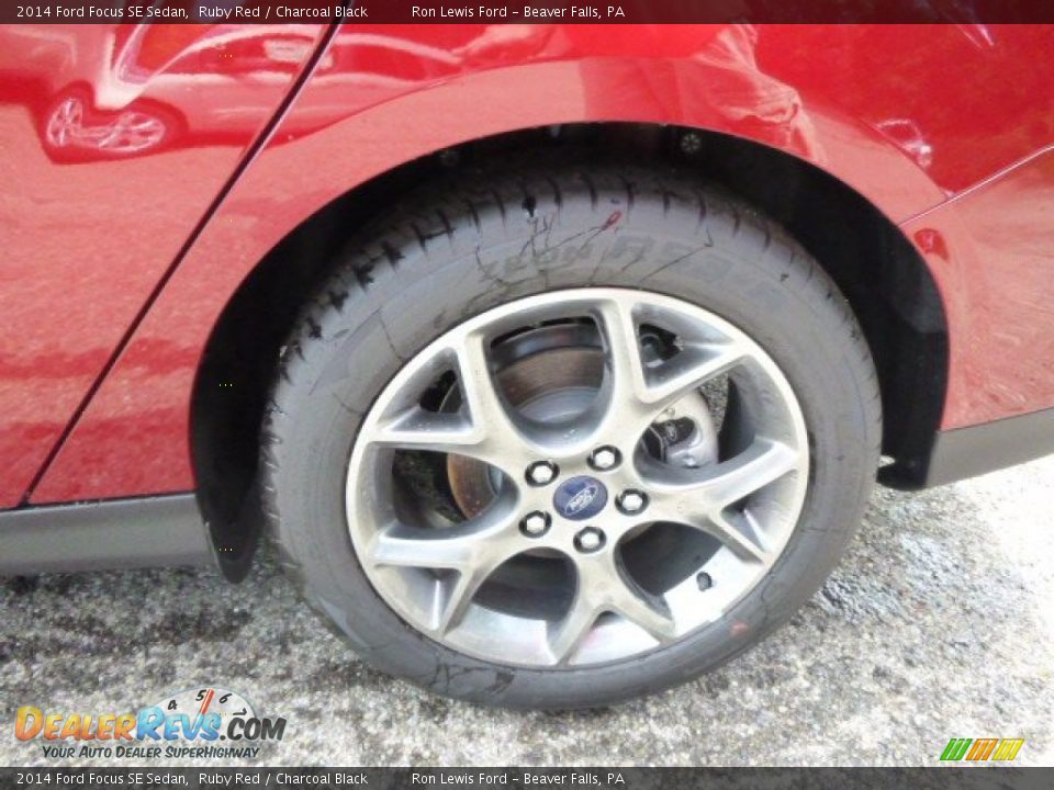 2014 Ford Focus SE Sedan Ruby Red / Charcoal Black Photo #9