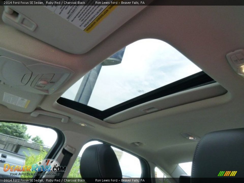 2014 Ford Focus SE Sedan Ruby Red / Charcoal Black Photo #14