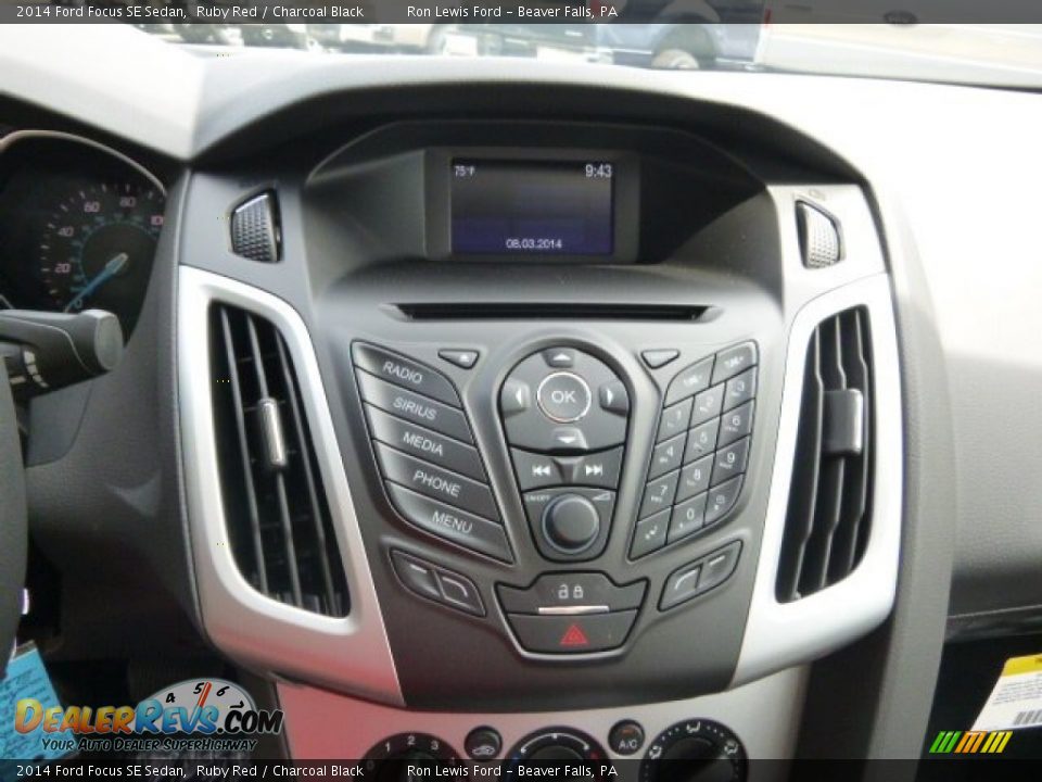 2014 Ford Focus SE Sedan Ruby Red / Charcoal Black Photo #15