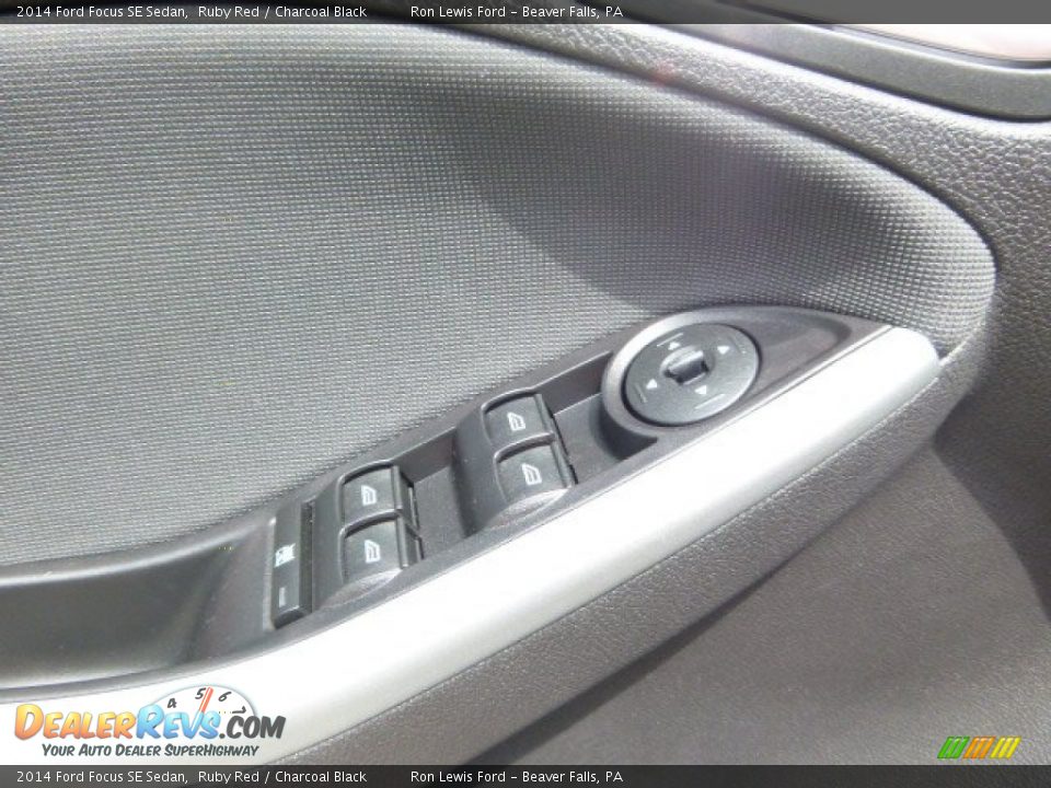 2014 Ford Focus SE Sedan Ruby Red / Charcoal Black Photo #18