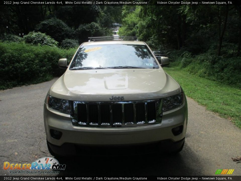 2012 Jeep Grand Cherokee Laredo 4x4 White Gold Metallic / Dark Graystone/Medium Graystone Photo #8
