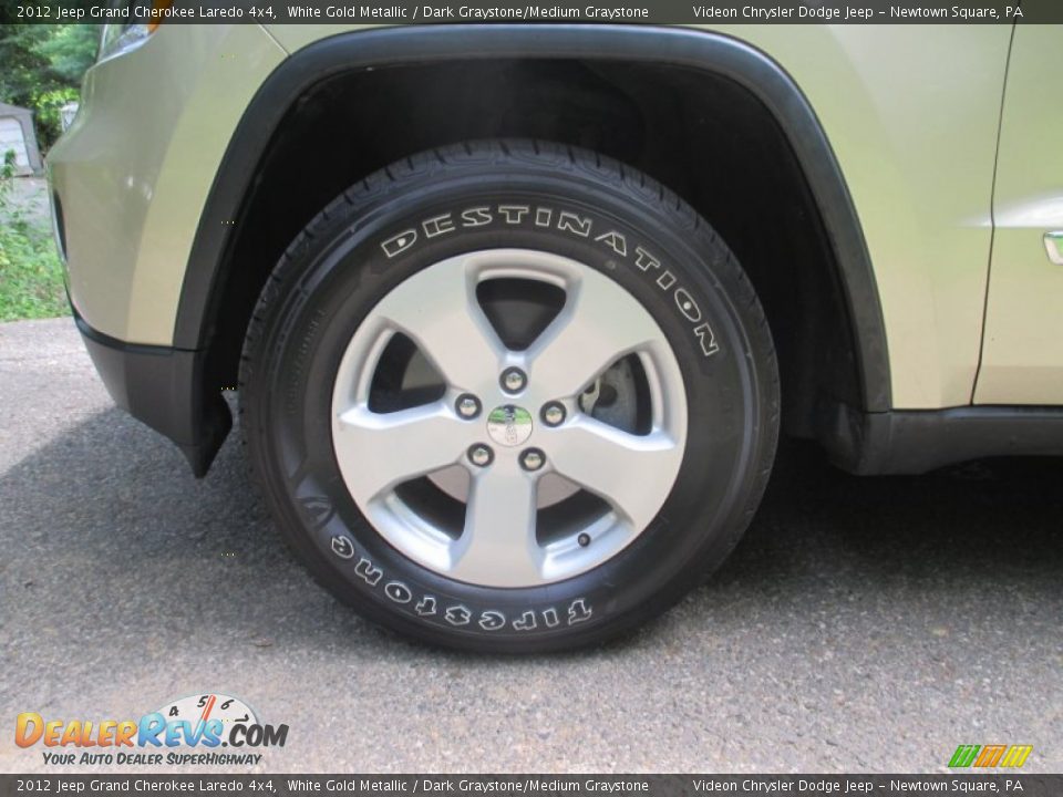2012 Jeep Grand Cherokee Laredo 4x4 White Gold Metallic / Dark Graystone/Medium Graystone Photo #13