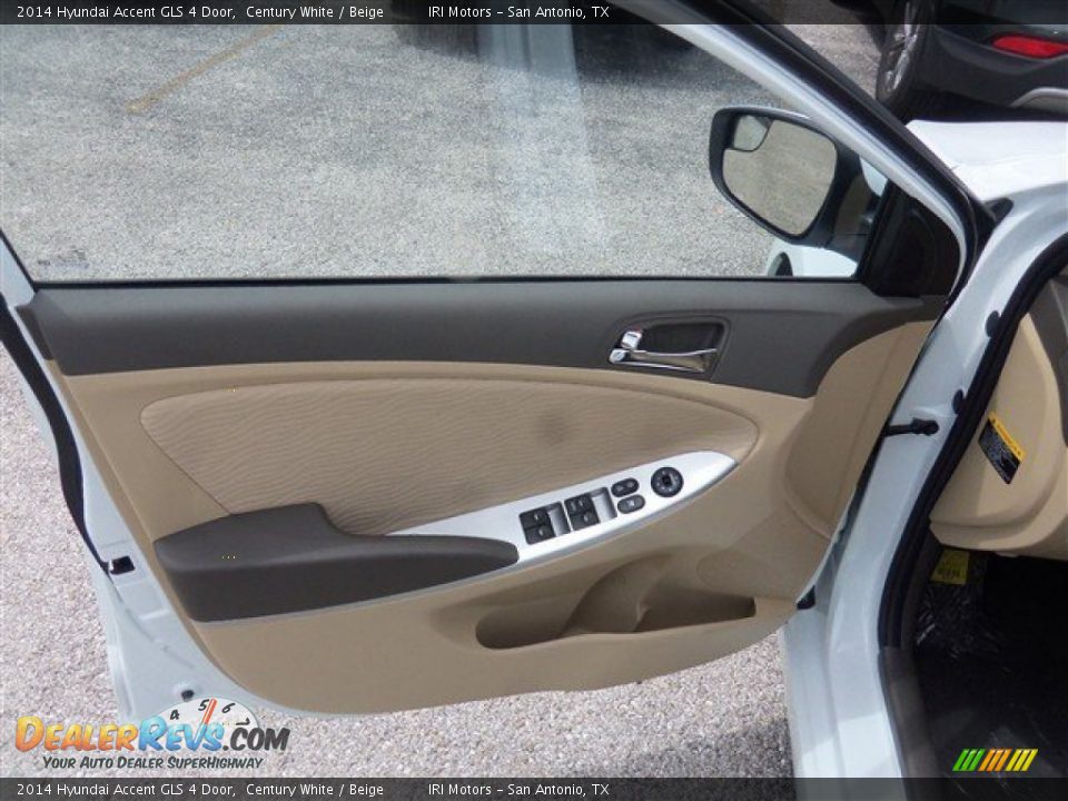 2014 Hyundai Accent GLS 4 Door Century White / Beige Photo #5