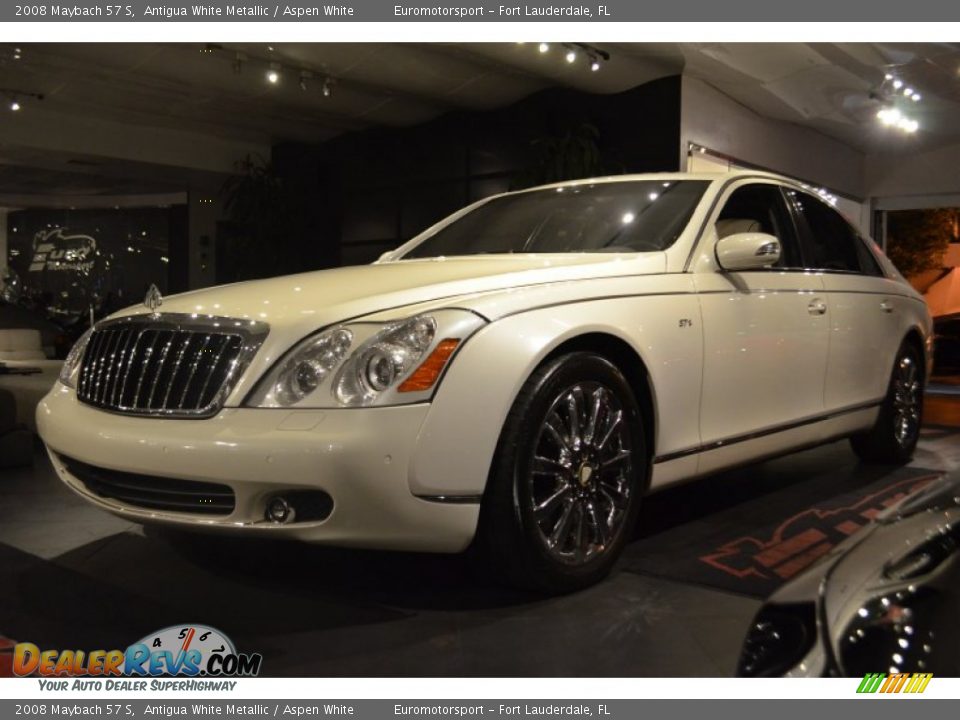 Front 3/4 View of 2008 Maybach 57 S Photo #14