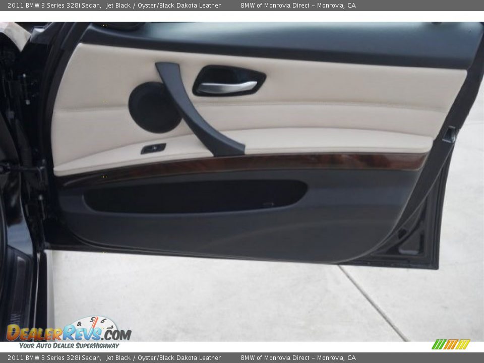 2011 BMW 3 Series 328i Sedan Jet Black / Oyster/Black Dakota Leather Photo #17