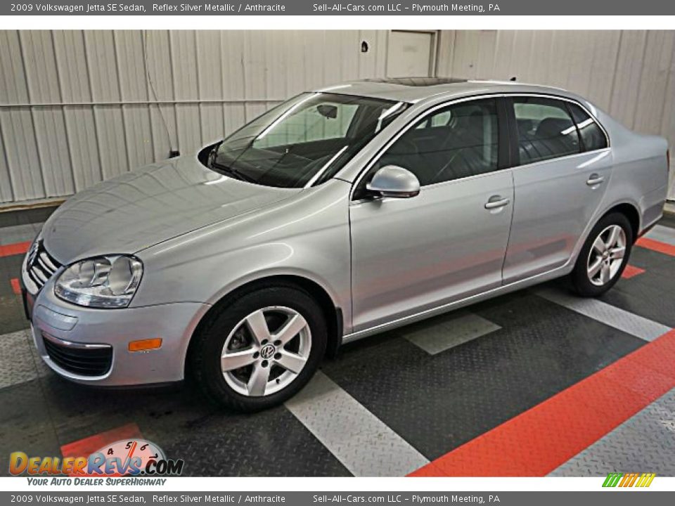 Front 3/4 View of 2009 Volkswagen Jetta SE Sedan Photo #2
