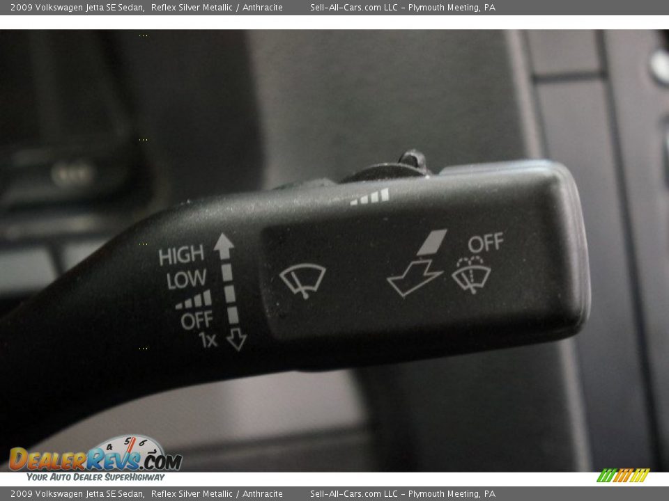 2009 Volkswagen Jetta SE Sedan Reflex Silver Metallic / Anthracite Photo #32