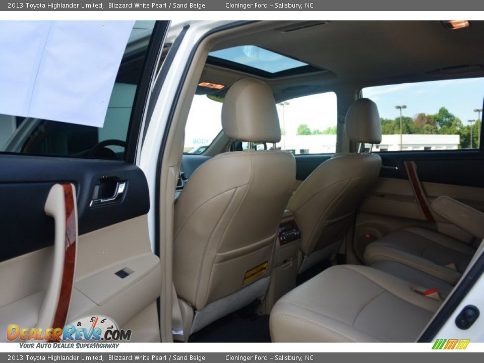 2013 Toyota Highlander Limited Blizzard White Pearl / Sand Beige Photo #11