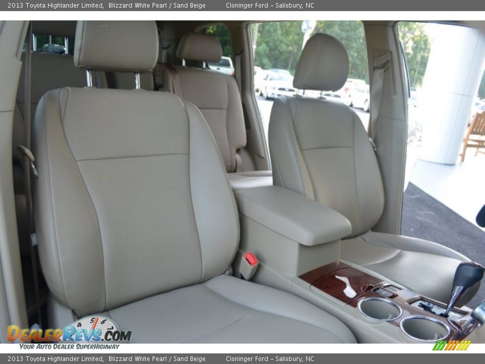 2013 Toyota Highlander Limited Blizzard White Pearl / Sand Beige Photo #17