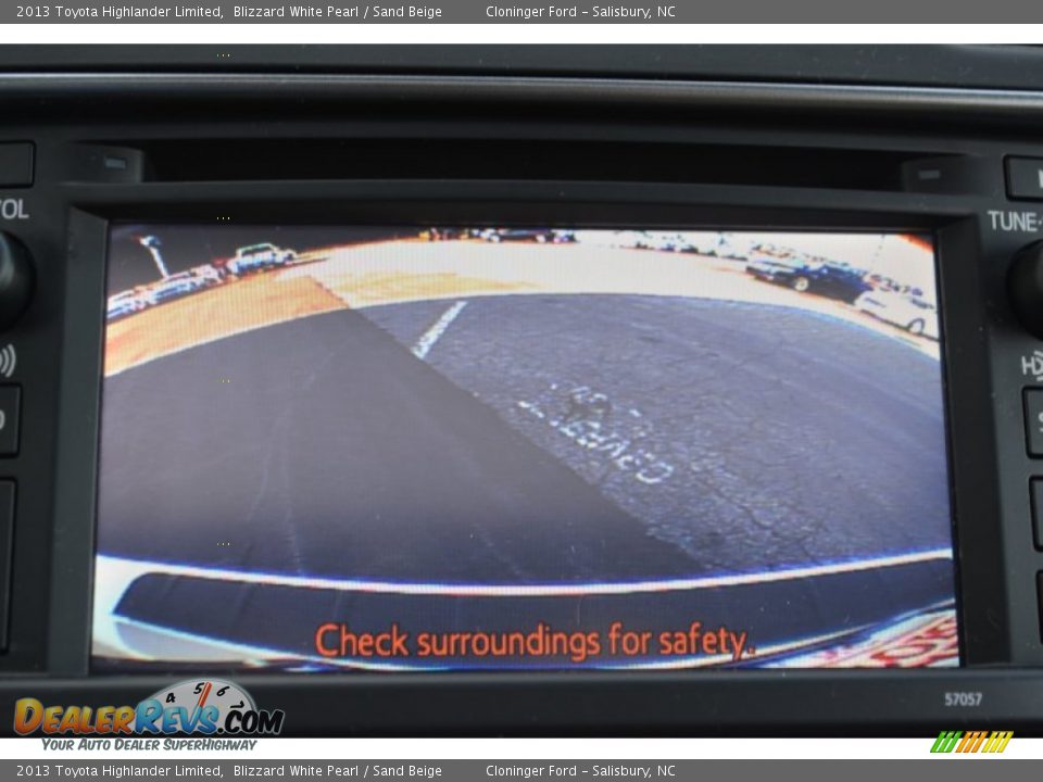 2013 Toyota Highlander Limited Blizzard White Pearl / Sand Beige Photo #24