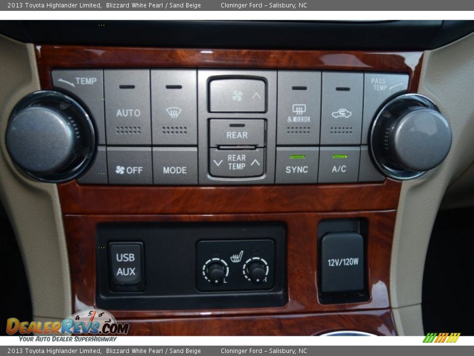 2013 Toyota Highlander Limited Blizzard White Pearl / Sand Beige Photo #25