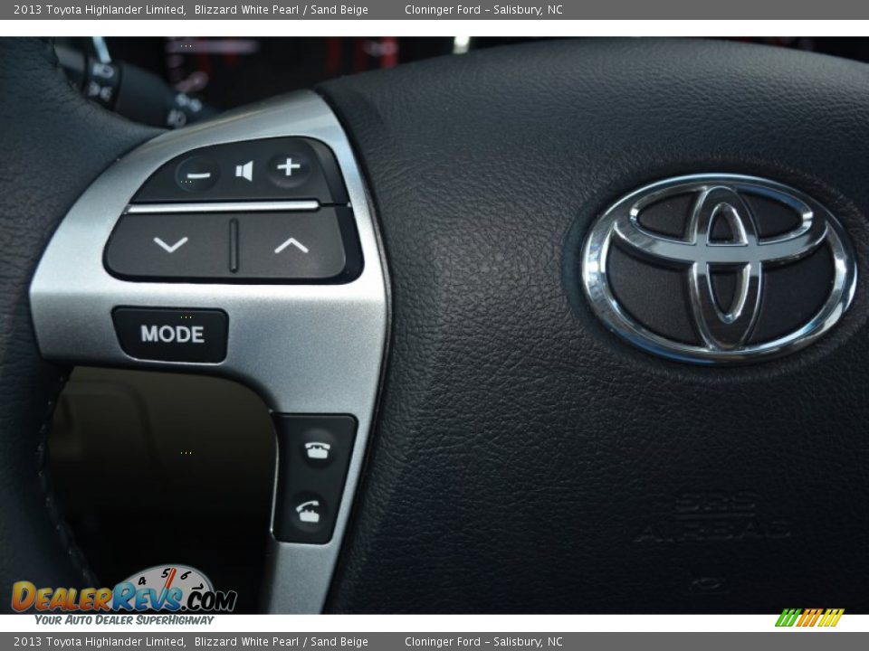 2013 Toyota Highlander Limited Blizzard White Pearl / Sand Beige Photo #28
