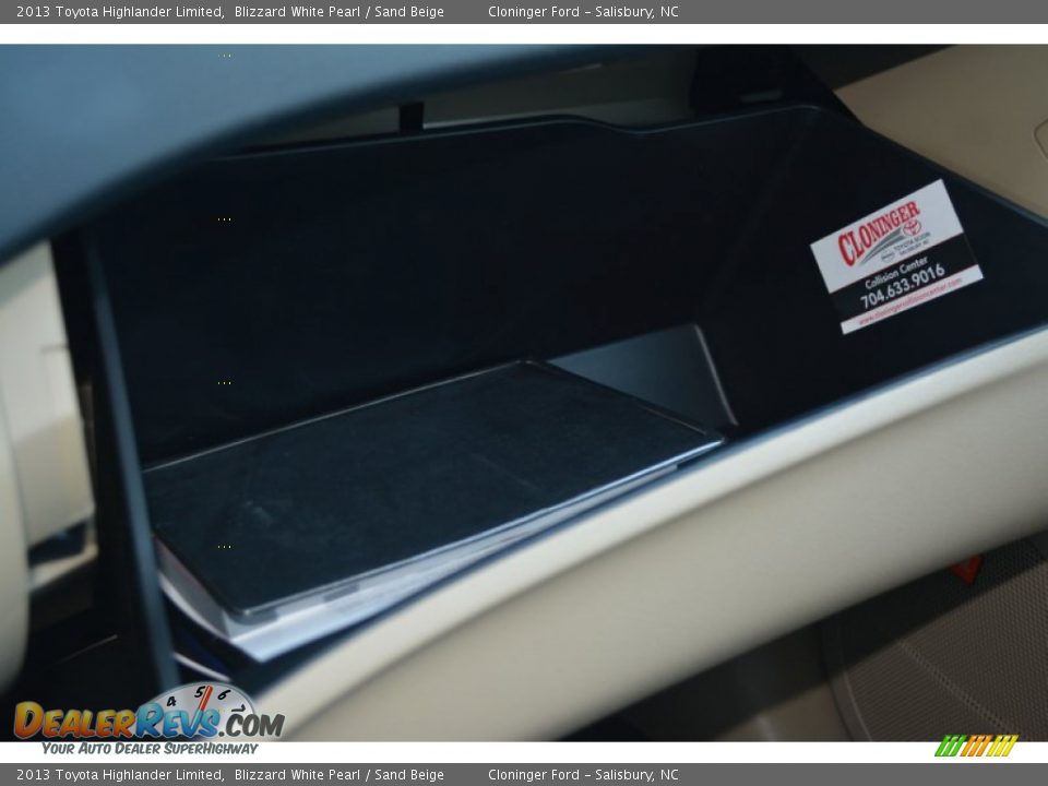 2013 Toyota Highlander Limited Blizzard White Pearl / Sand Beige Photo #32